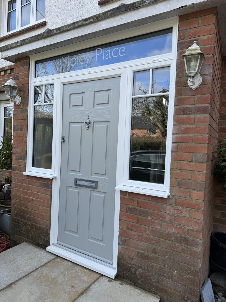 Comp door with side panels