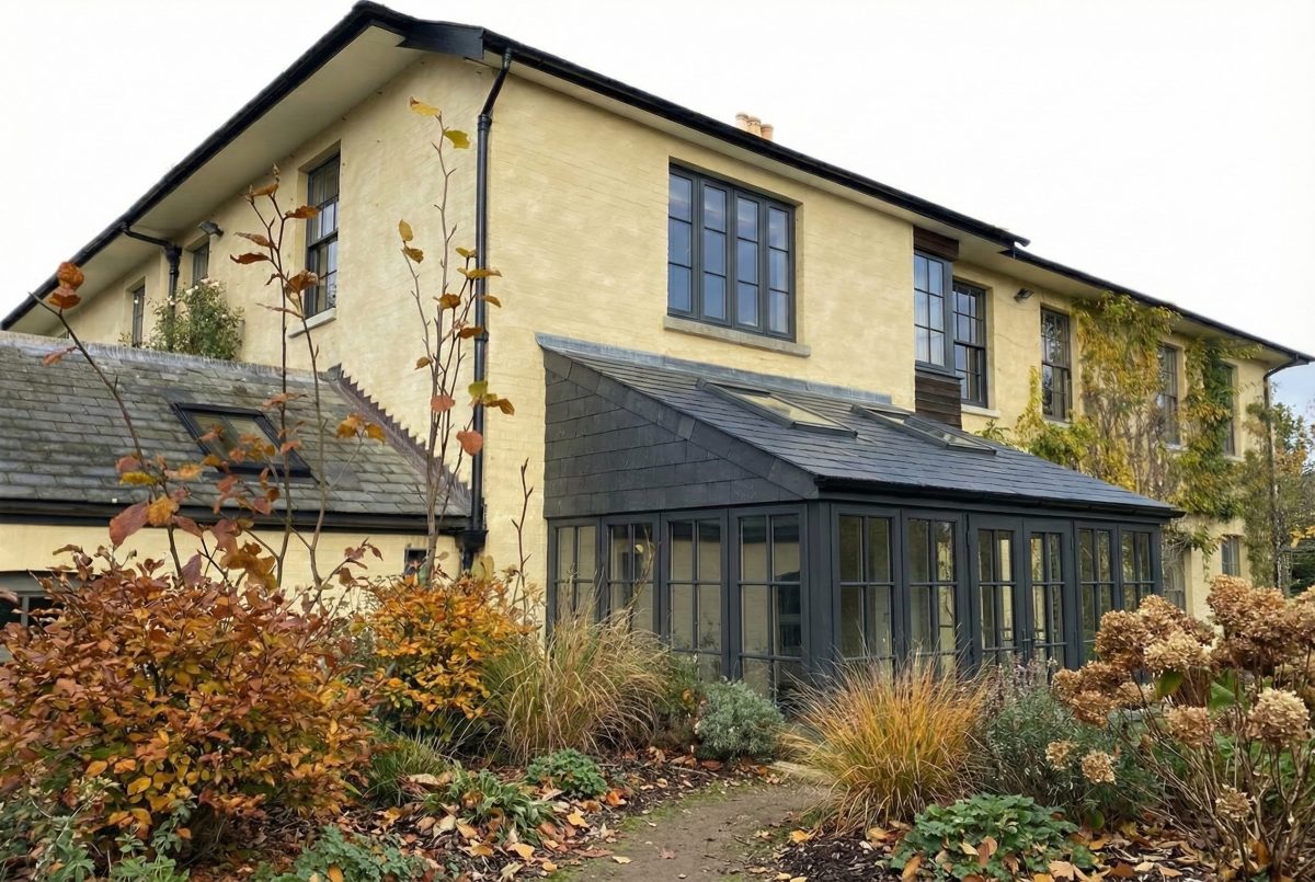 Conservatory vs. Extension vs. Hybrid: The Definitive 2025 Home Extension Guide